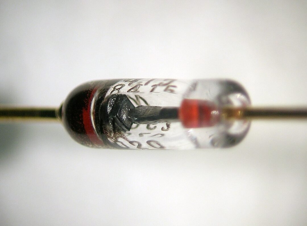 fisicos-crean-un-diodo-termico-para-controlar-el-flujo-de-calor