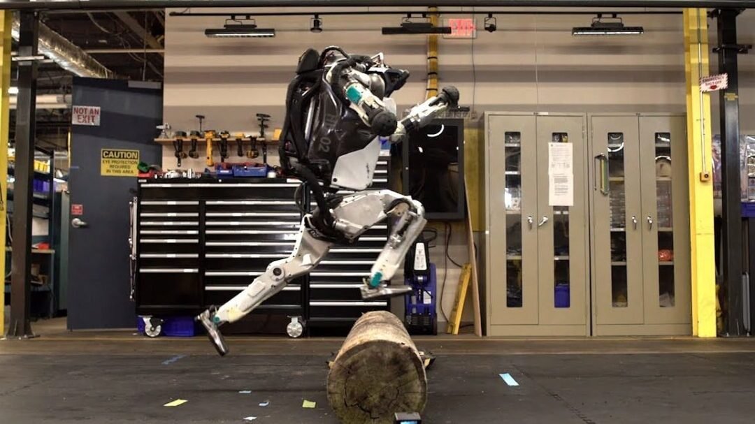 ingenieros-crean-un-robot-que-puede-saltar-muros-de-3-metros