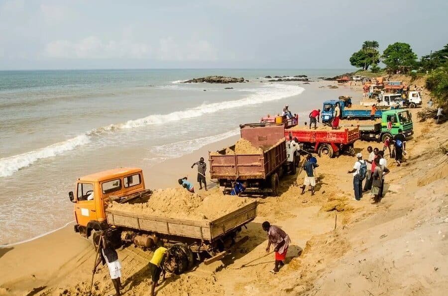la-crisis-de-la-arena-el-recurso-mas-consumido-despues-del-agua