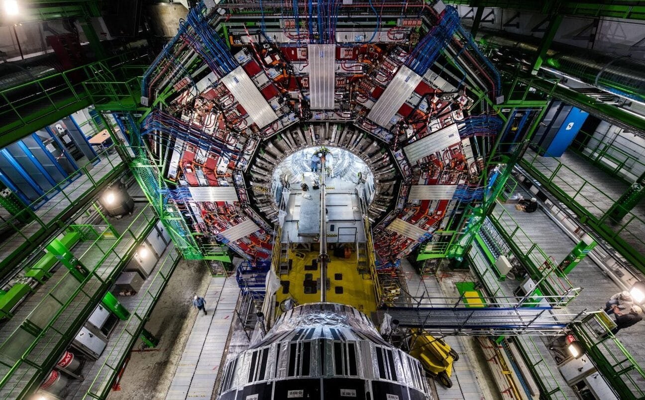 un-experimento-confirma-que-la-antimateria-cae-hacia-abajo-por-la-gravedad