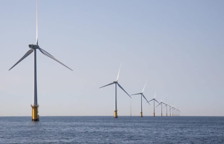 la-ingenieria-de-los-parques-eolicos-flotantes-en-aguas-profundas