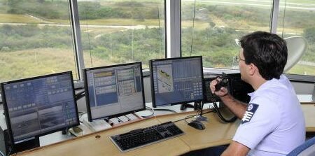 la-ingenieria-de-los-sistemas-de-control-de-trafico-aereo